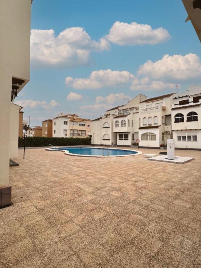 Apartment El Paraiso, 1 Bedroom 300M From The Sea Torrevieja Luaran gambar